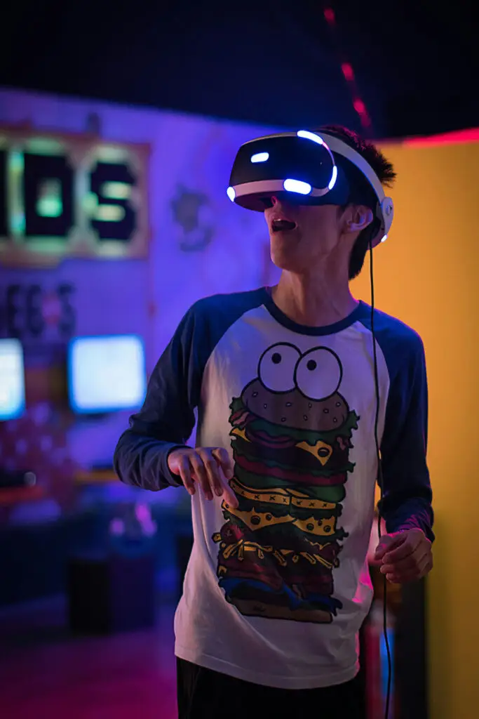 À l'avant-garde de la créativité : les tendances à surveiller dans l'industrie de la production vidéo 2 moonset blog vr headset